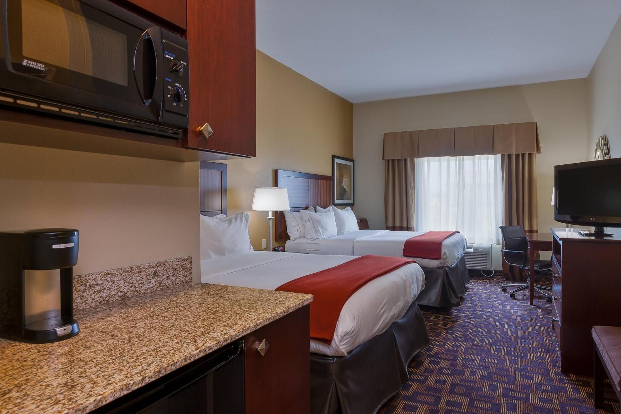 Hotel Express & By Ihg Salina