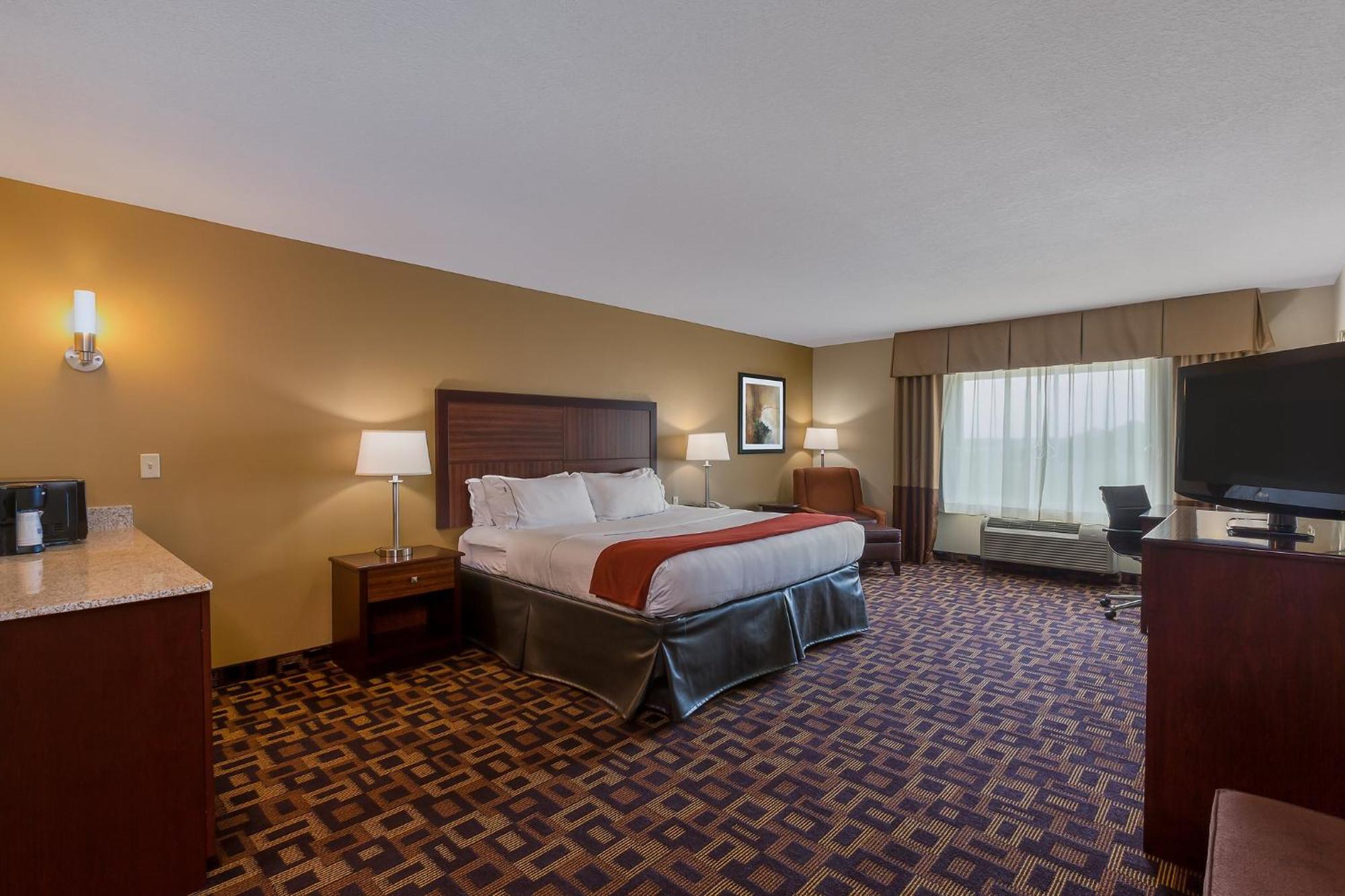 Express & By Ihg 2*